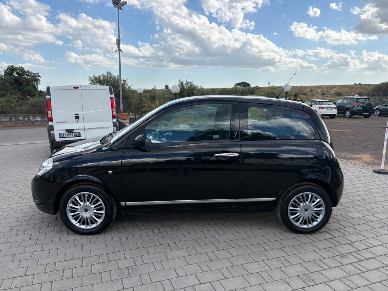 Lancia Ypsilon 1.2 Oro Neopatentati