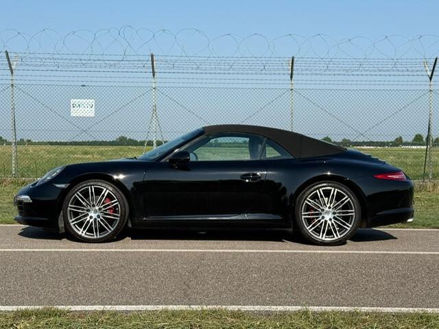 Porsche 911 3.4 Carrera Cabriolet Black Edition