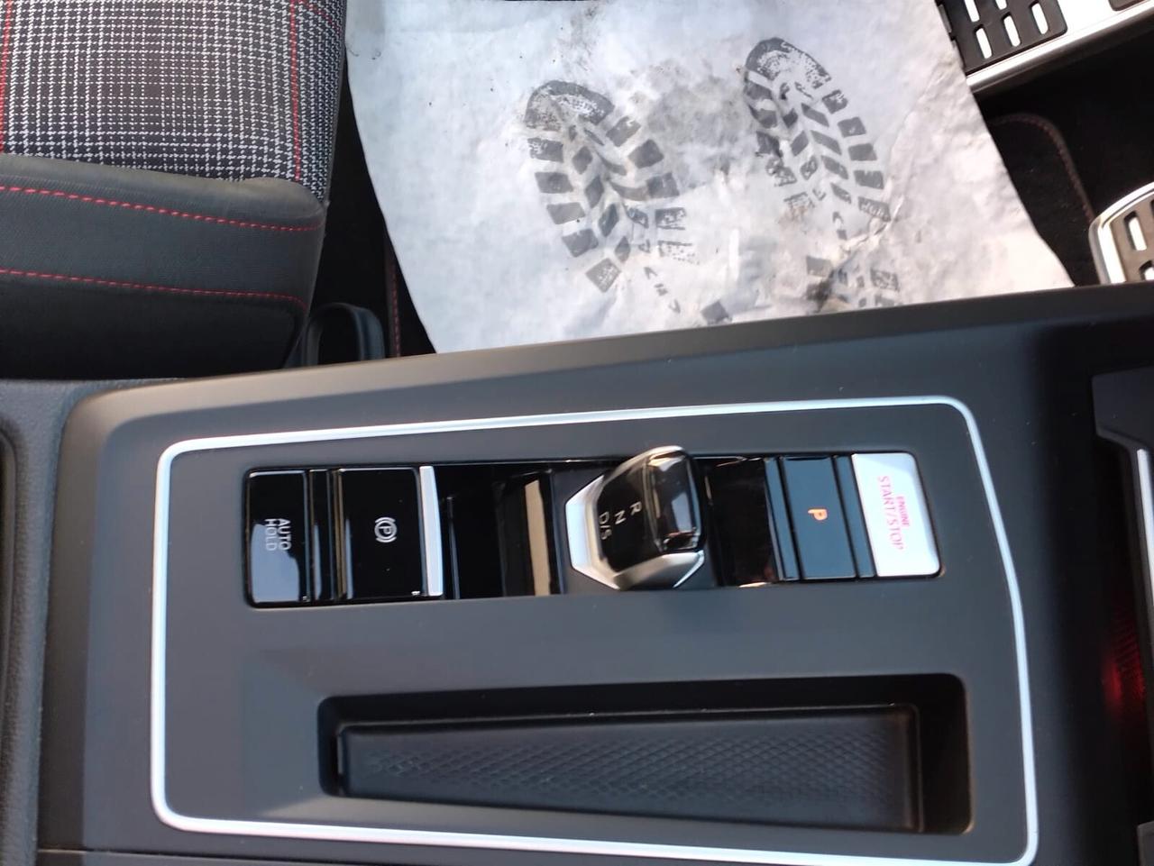 Volkswagen Golf GTI 2.0 TSI DSG