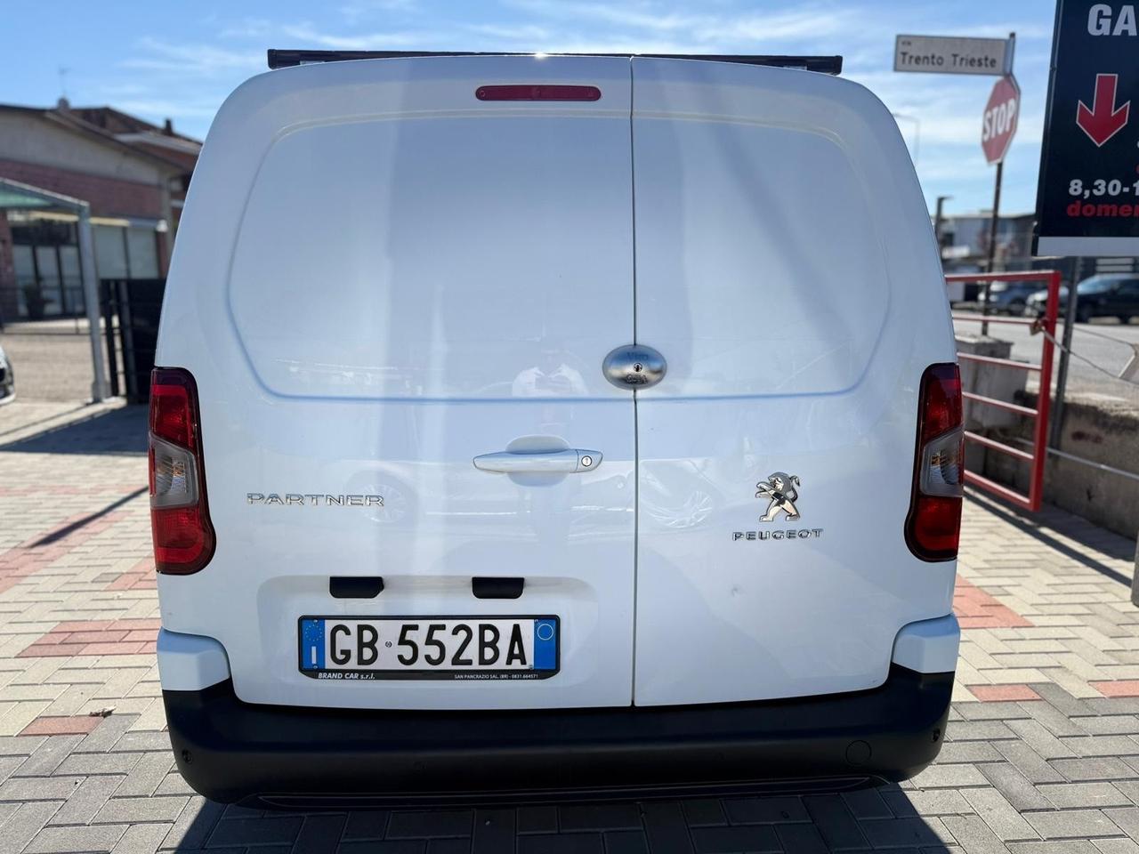 Peugeot Partner BlueHDi 100CV IVA ESPOSTA