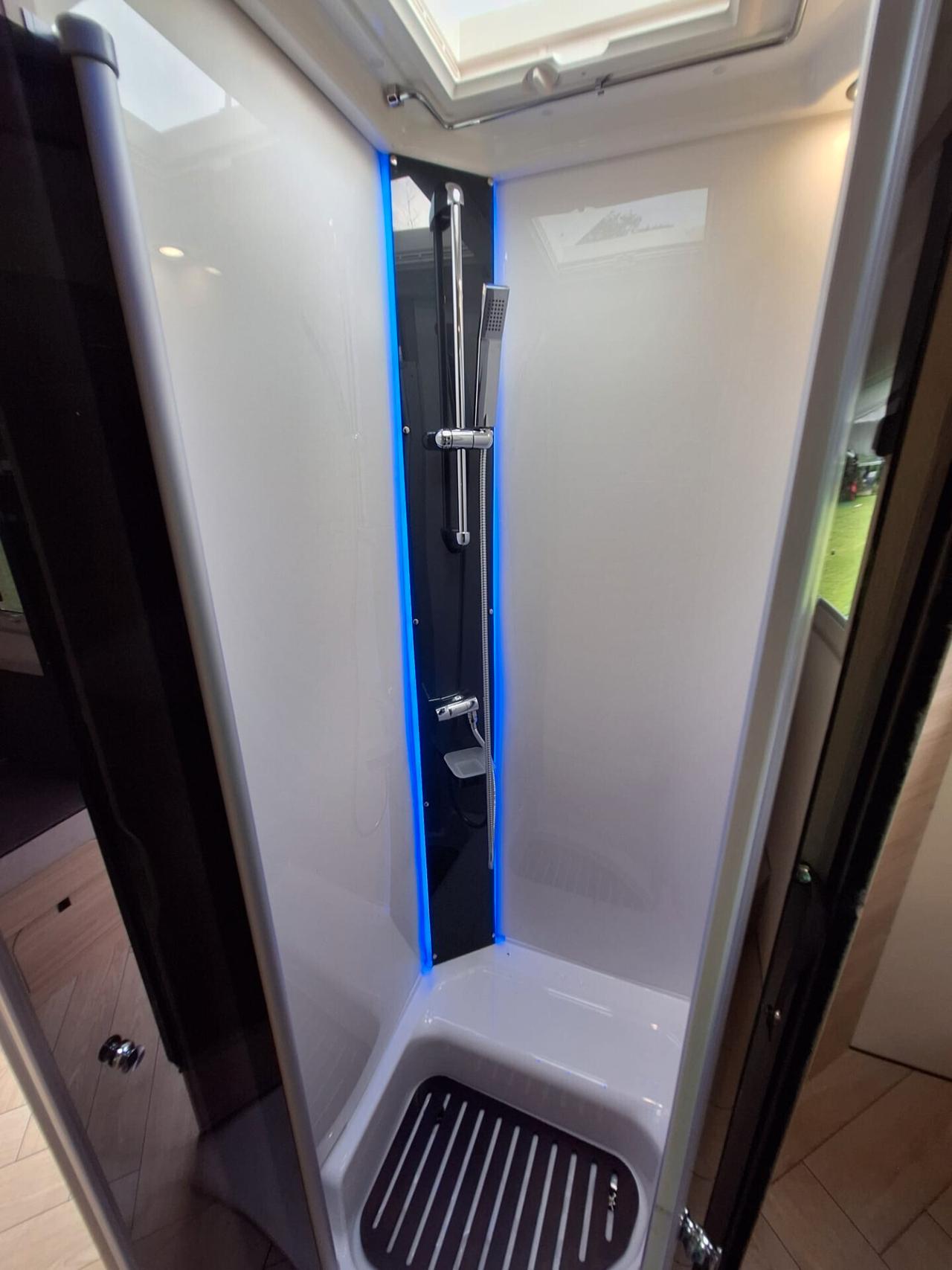 Challenger 3048 MOTORHOME € 86.900 cambio automatico -extra accessoriato letto nautico