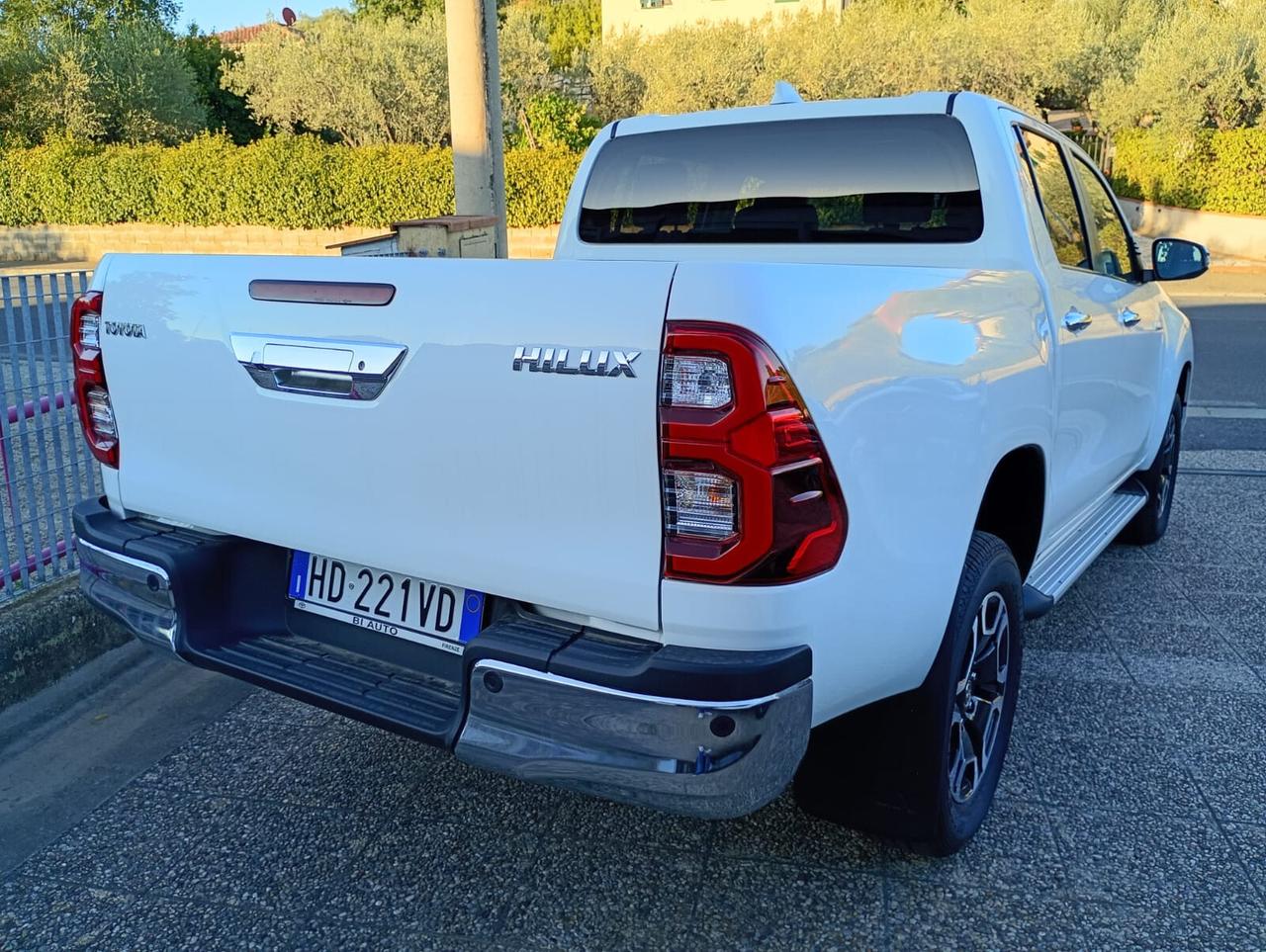 Toyota Hilux HYLUX 2.8 D4D 48W A/T 4WD double cab EXECUTIVE