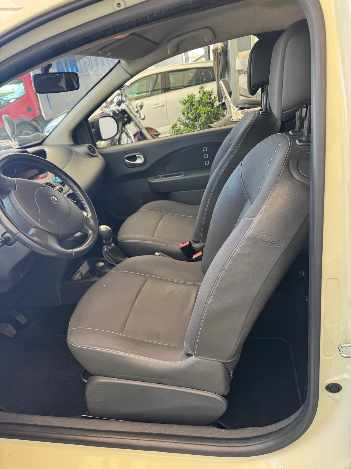 Renault Twingo 1.2 16V Dynamique 76CV 56KW