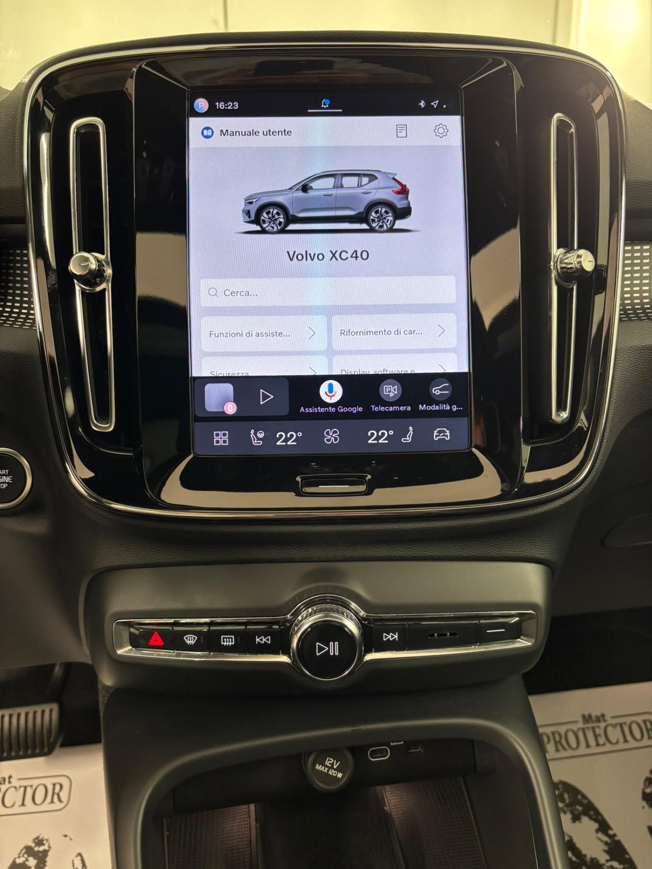 Volvo XC40 B3 automatico Ultimate Dark