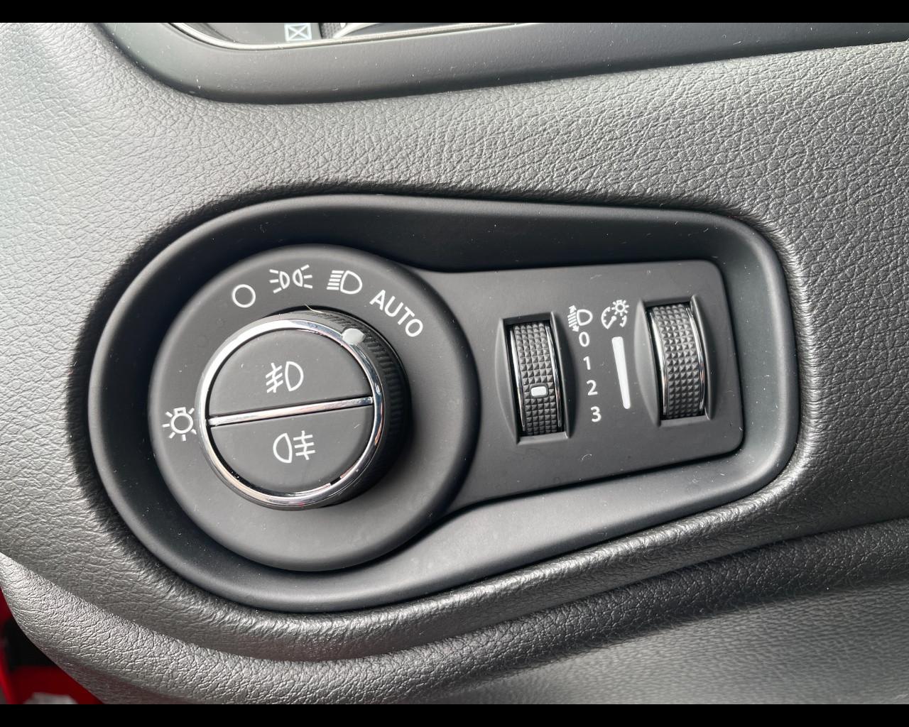 JEEP Renegade 2024 - Renegade 1.5 turbo t4 mhev Summit 2wd dct