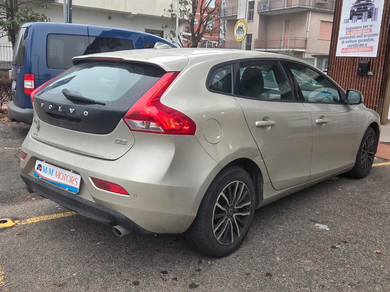 VOLVO V40 2.0 D BUSINESS