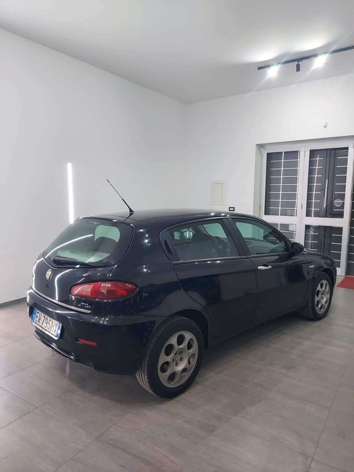 Alfa Romeo 147 1.9 JTD (120) 5 porte Distinctive