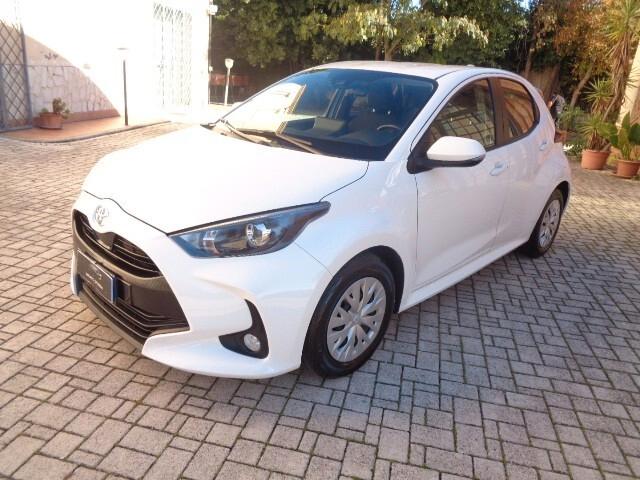 Toyota Yaris 1.0 5 porte Active 72 CV OK NEOPATENTATI