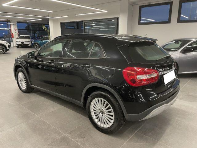 MERCEDES-BENZ GLA 180 1.5 d 109 CV Business