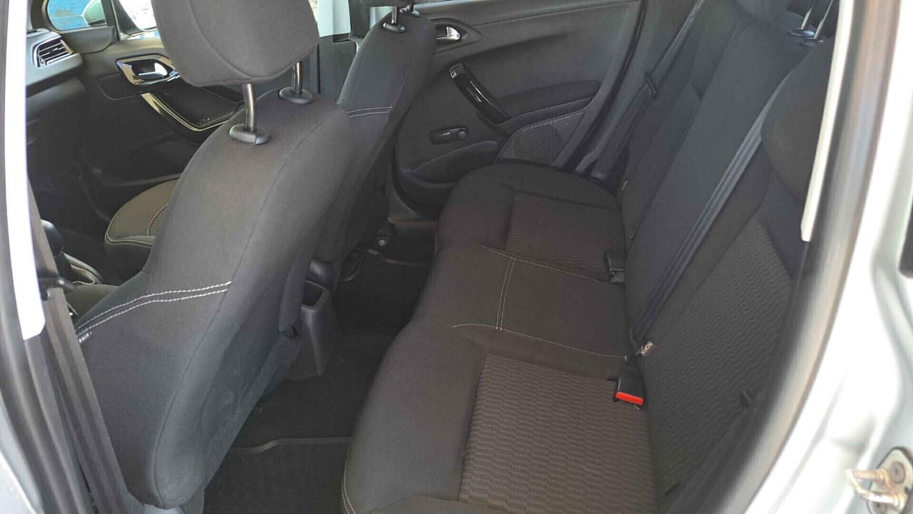 Peugeot 208 BlueHDi 75 5 porte Allure