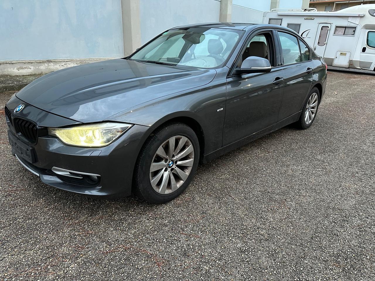 Bmw serie 3 320d (F30/31) 2012