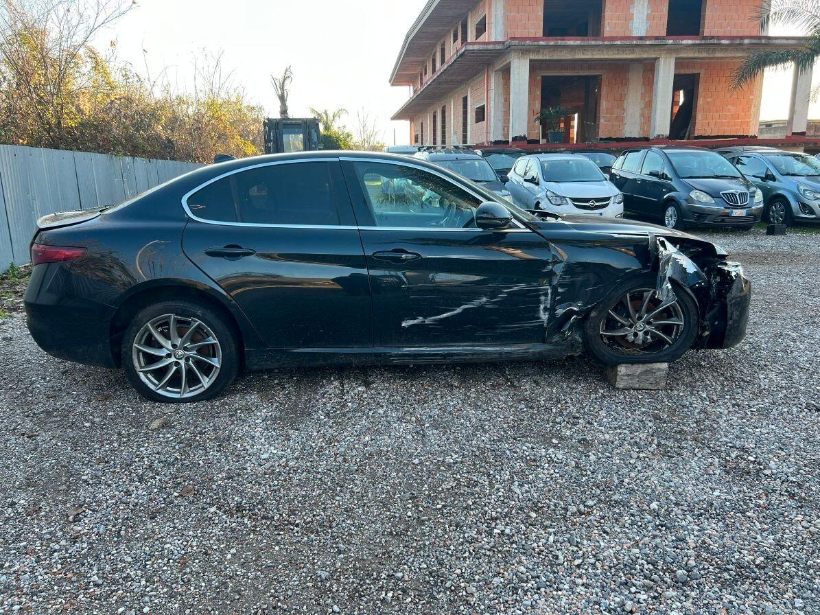 Alfa Romeo Giulia 2.2 Turbodiesel 180 CV AT8 Business Sport Launch Ed.