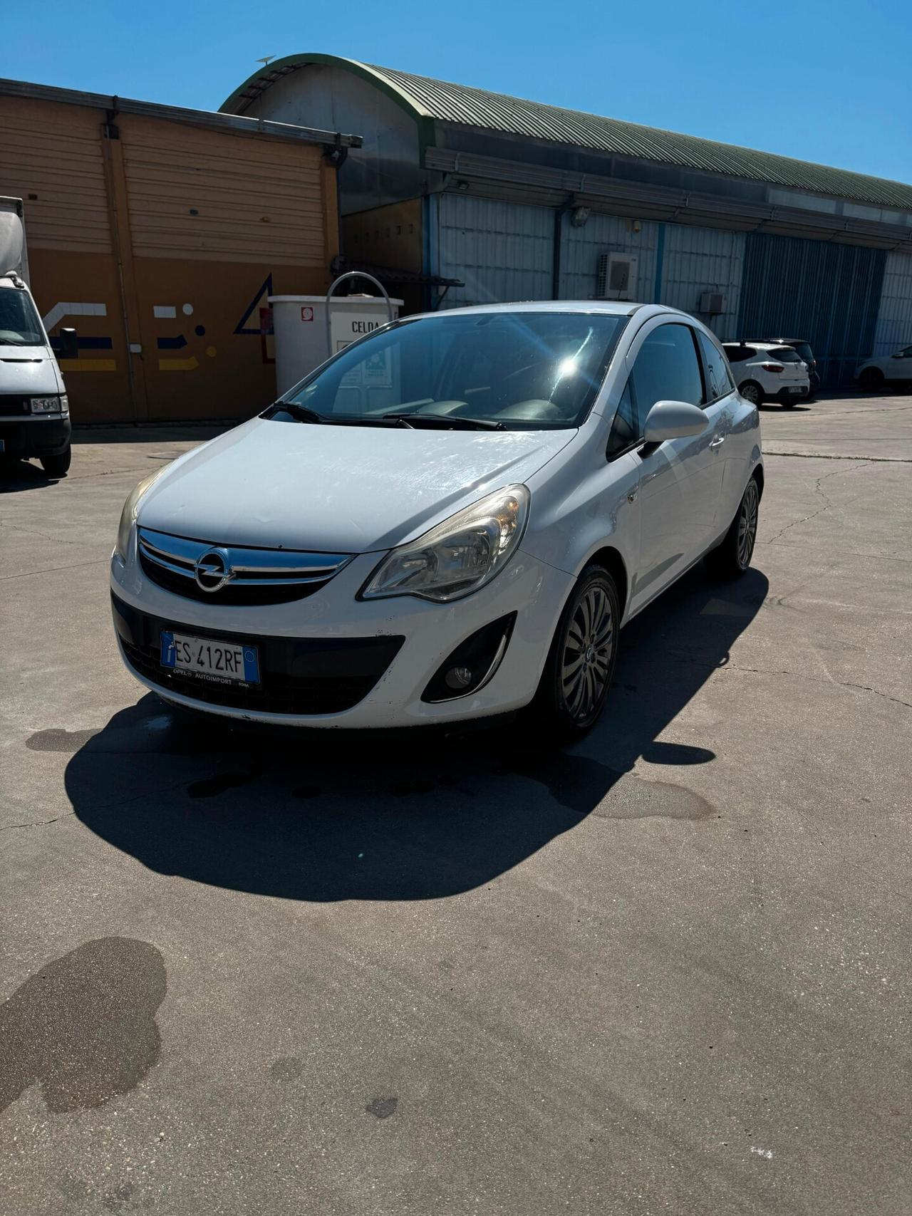 Opel Corsa 1.2 benzina euro 5 automatica 2013