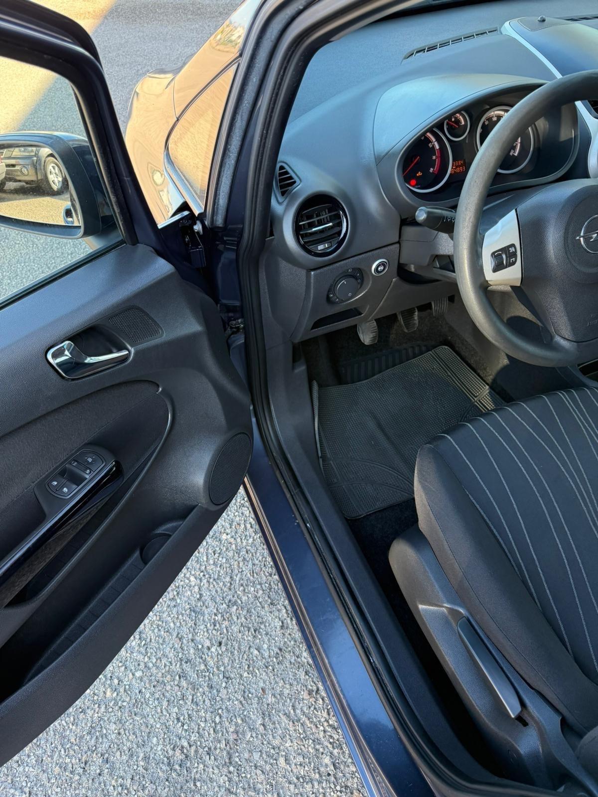 Opel Corsa 1.2 - GPL - NEOPATENTATI