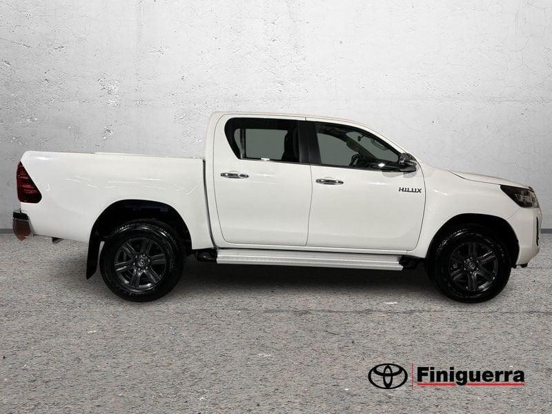 Toyota Hilux 2.8 D-4D A/T 4WD 4 porte DoubleCab Lounge