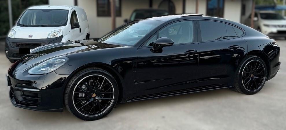 Porsche Panamera 2.9 4 Total Black