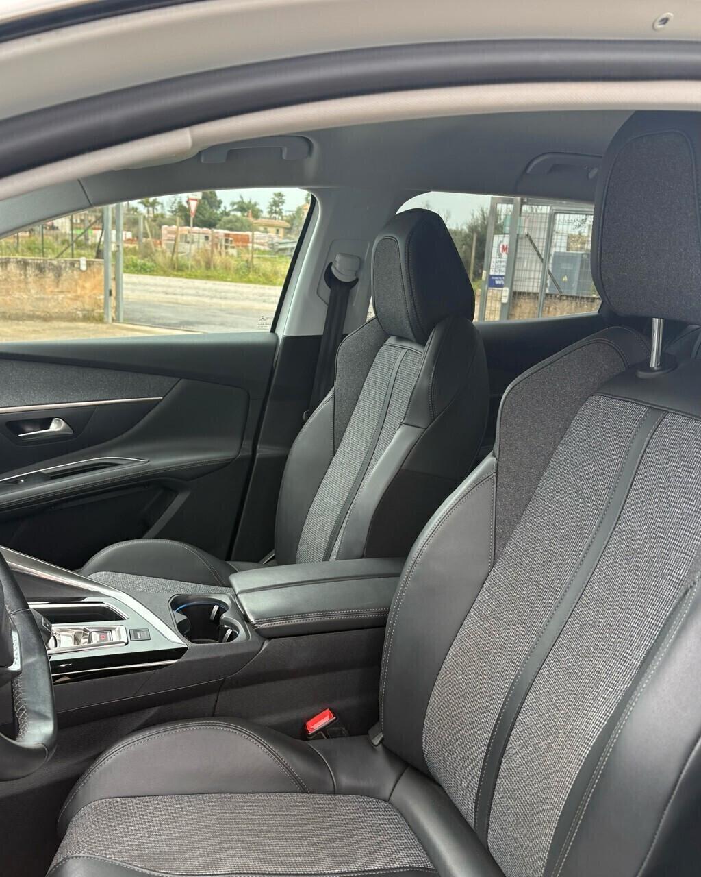 Peugeot 3008 BlueHDi 130 S&S Allure