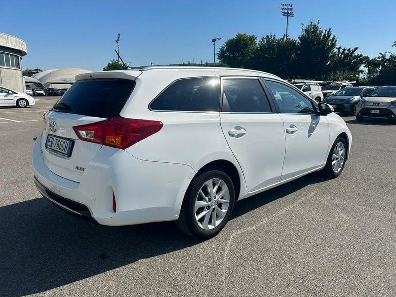 Toyota Auris 1.4 D-4D Lounge