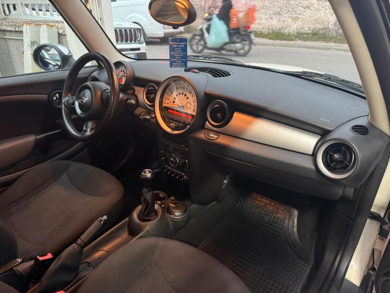 MINI COOPER CLUBMAN ONE D 2011