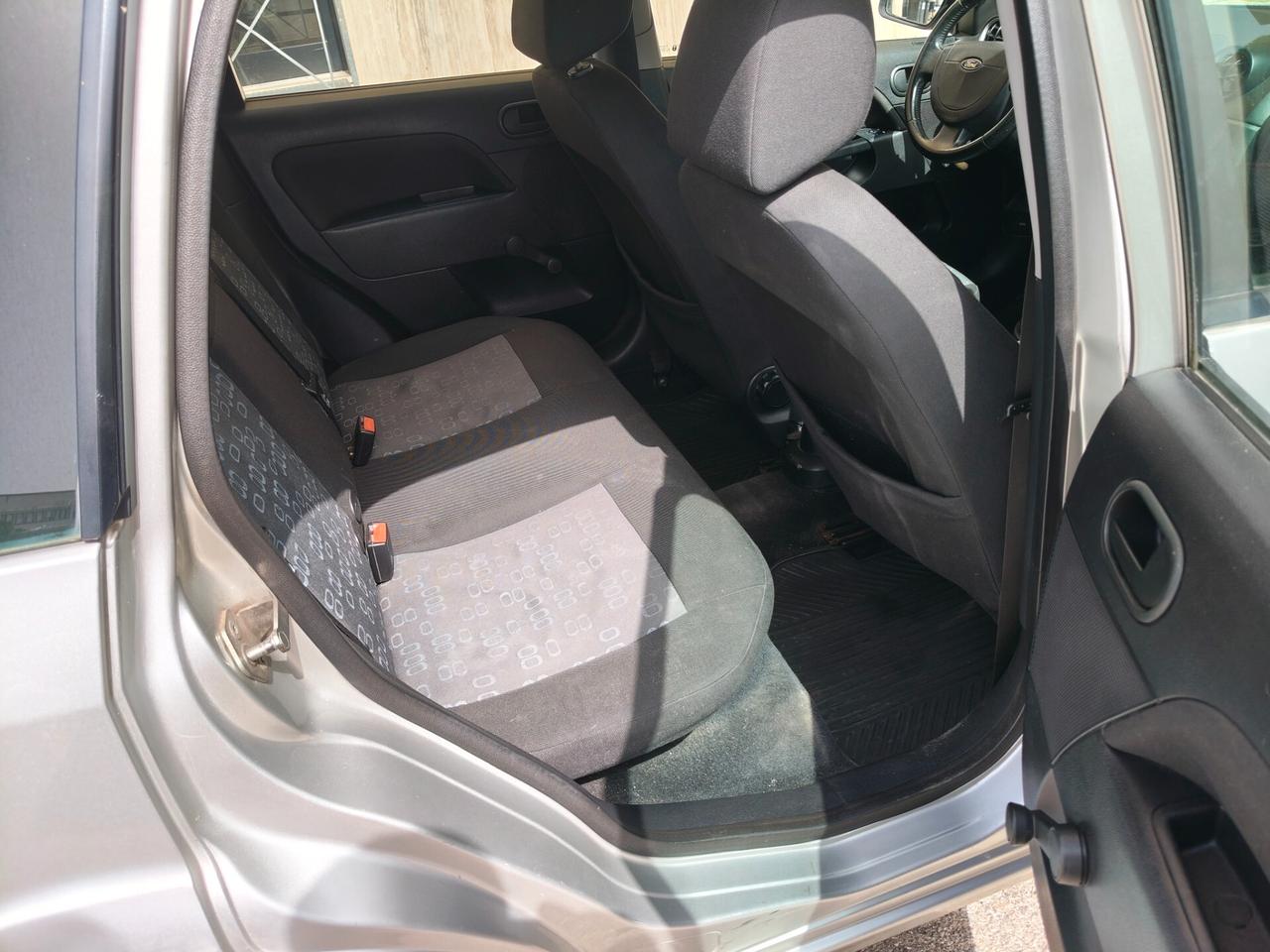 Ford Fiesta 1400 diesel perfetta a poco prezzo