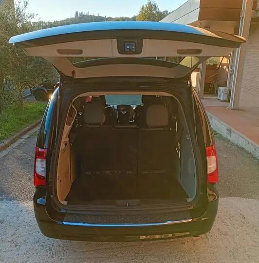 Lancia Voyager 2.8 Turbodiesel Silver 177 CV