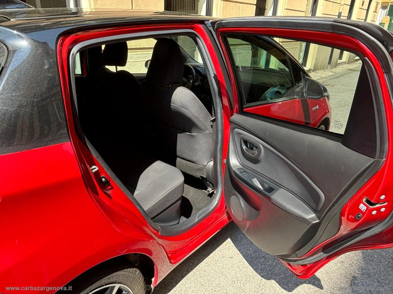 TOYOTA Yaris 1.5 Hybrid 5p. Trend Red Edition