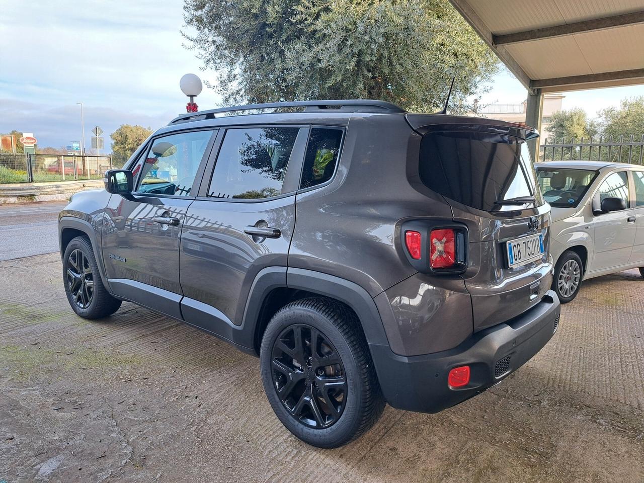 Jeep Renegade 1.6 Mjt DDCT 120 CV Night Eagle