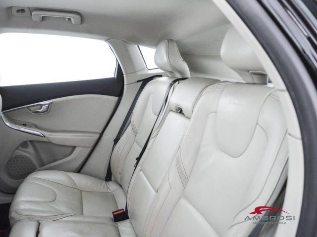 VOLVO V40 Cross Country D2 Volvo Ocean Race