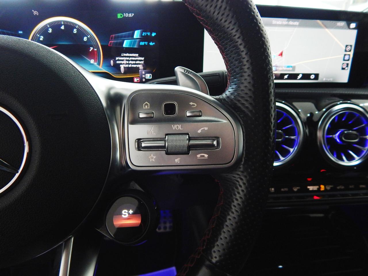 Mercedes-Benz CLA 45 AMG 4matic+ Aut. TETTO-NAVI-BURMESTER-MULTIBEAM-LUCI