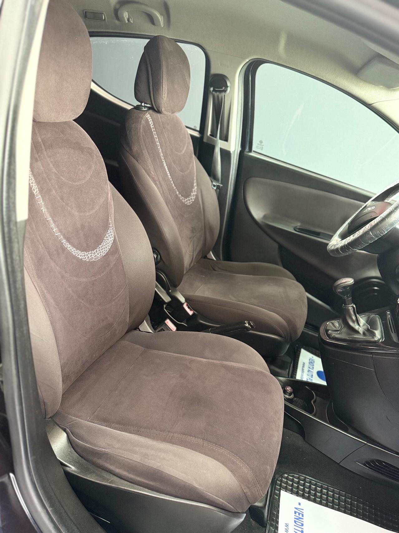 Lancia Ypsilon 0.9 Gpl 85cv Automatica 2012
