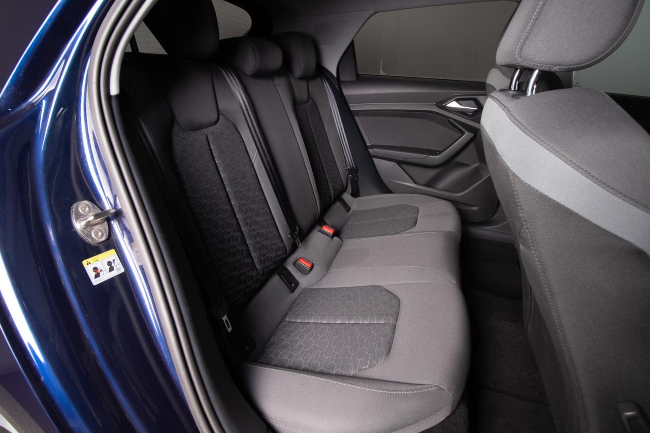 Audi A1 Sportback 30 Tfsi S-line Black Identity S-tronic