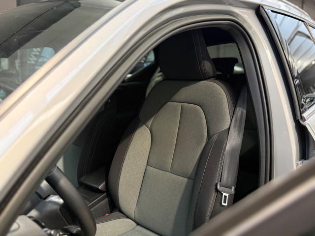 VOLVO XC40 B3 automatico Plus Bright