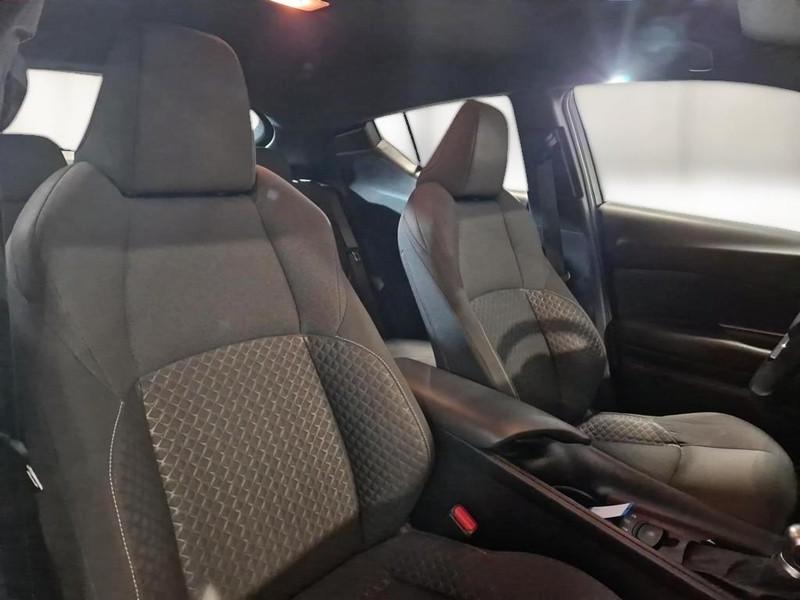 TOYOTA C-HR 1.8H 98CV E-CVT Business