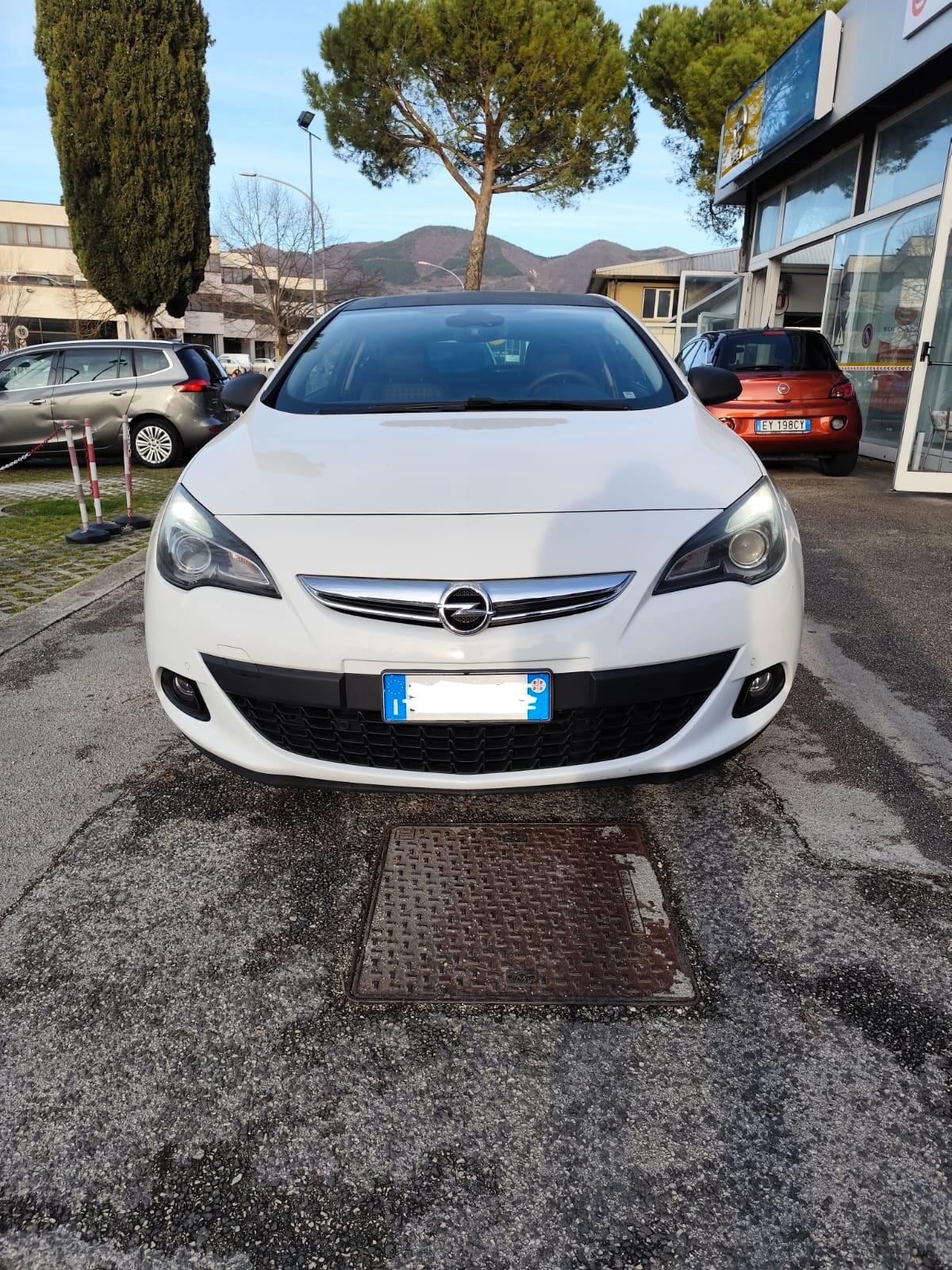 Opel Astra GTC 1.4 Turbo 140CV S&S 3 porte Cosmo