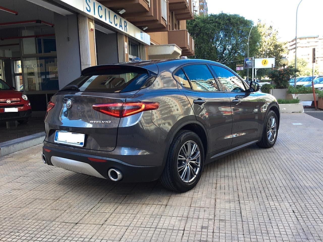 Alfa Romeo Stelvio 2.2 Turbodiesel 160 CV AT8 RWD Business