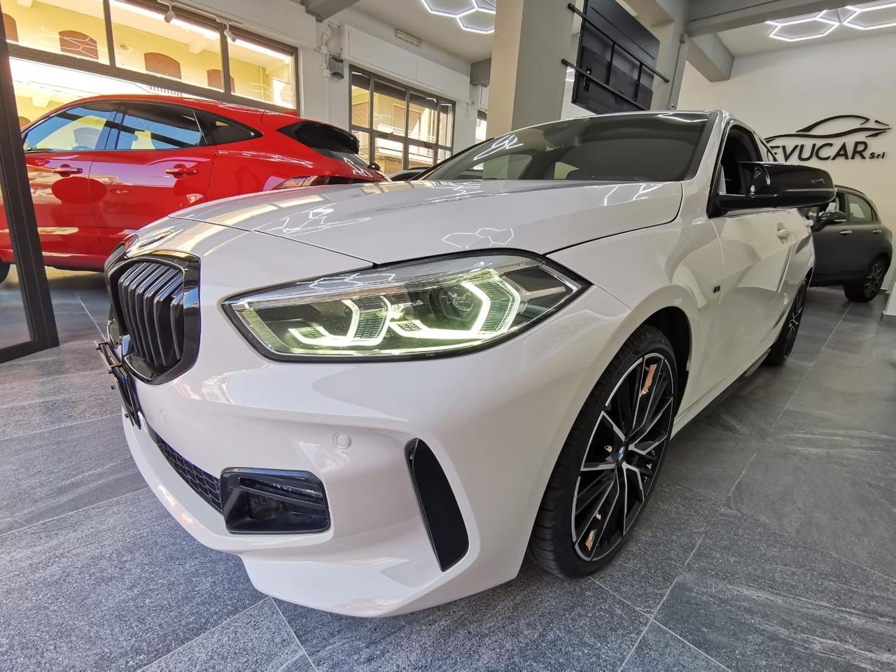 Bmw 118 118d 5p. Msport