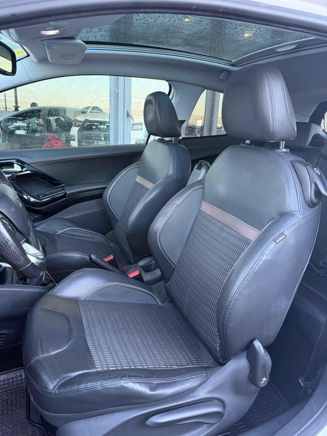 Peugeot 208 1.2 VTi 82 CV 3 porte Allure TETTO PANORAMA