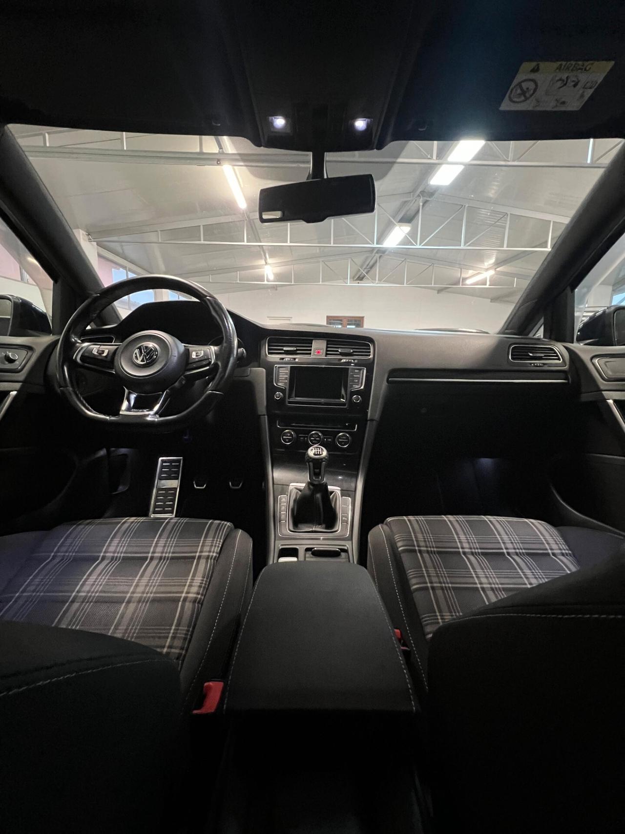 Volkswagen Golf 2.0 TDI 5p. 4MOTION GTD