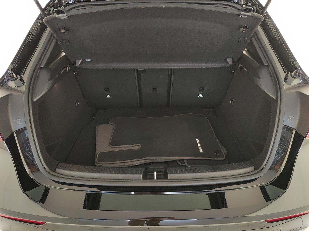 Mercedes-Benz A 180 AMG Line Advanced Plus auto