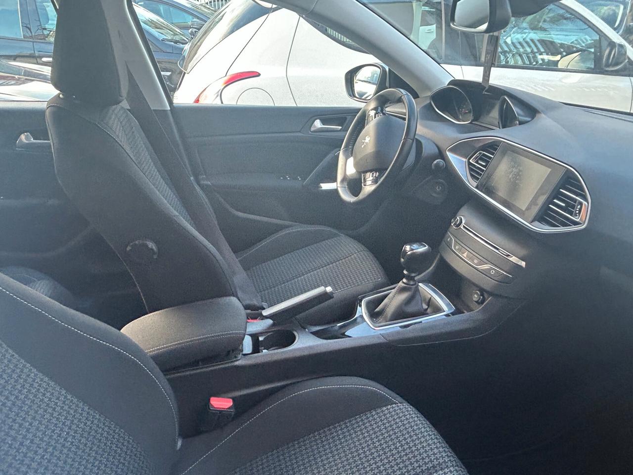 Peugeot 308 BlueHDi 100 S&S Business