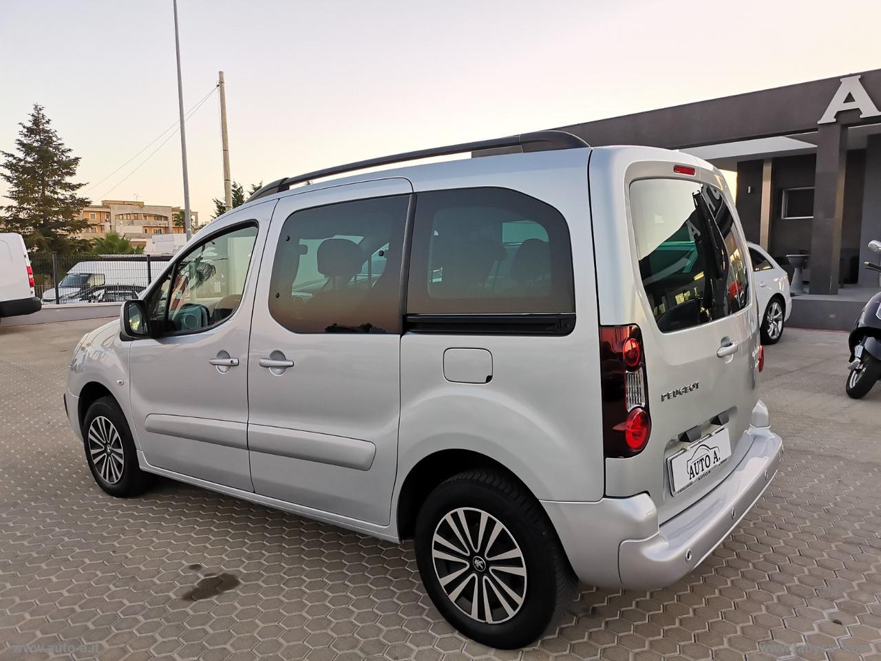 PEUGEOT Partner Tepee BlueHDi 100 Outdoor