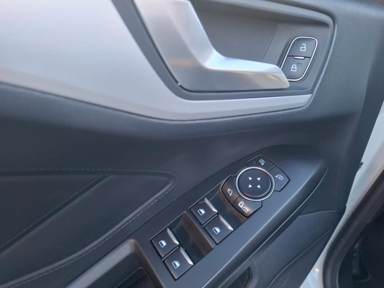 Ford Focus 1.5 TDCI 120 CV 5p. TITANIUM FULL LED