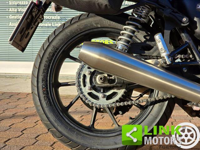 TRIUMPH Street Twin 900