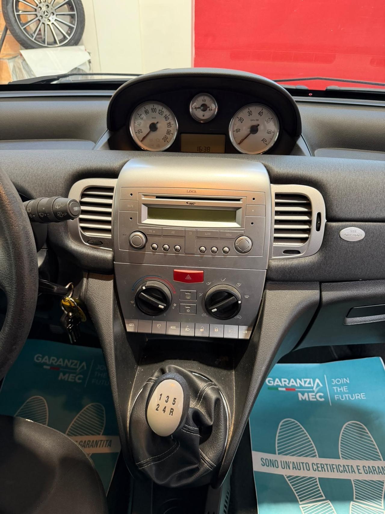 Lancia Ypsilon 1.2 Versus