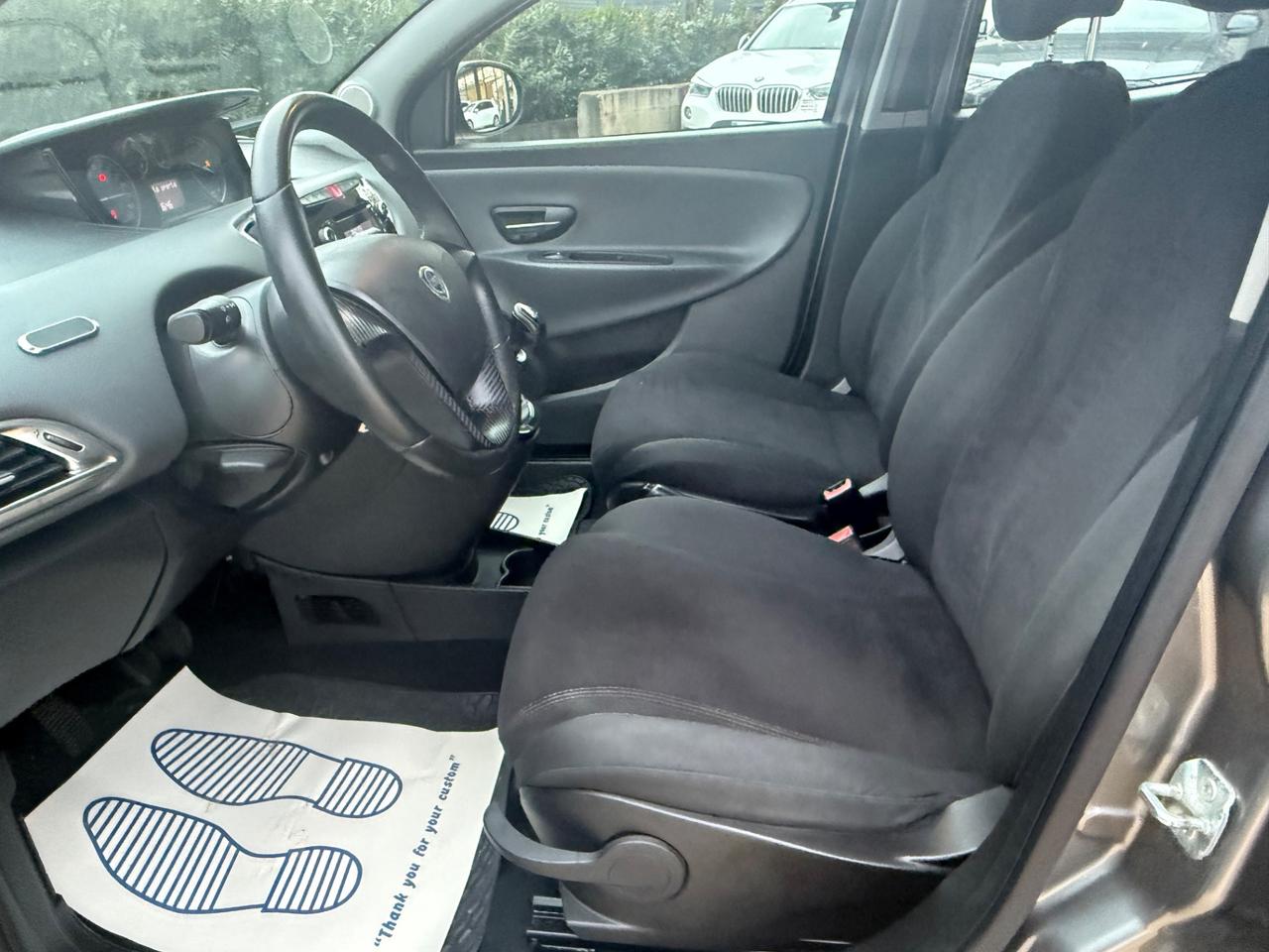 Lancia Ypsilon 1.2 69 CV 5 porte Gold