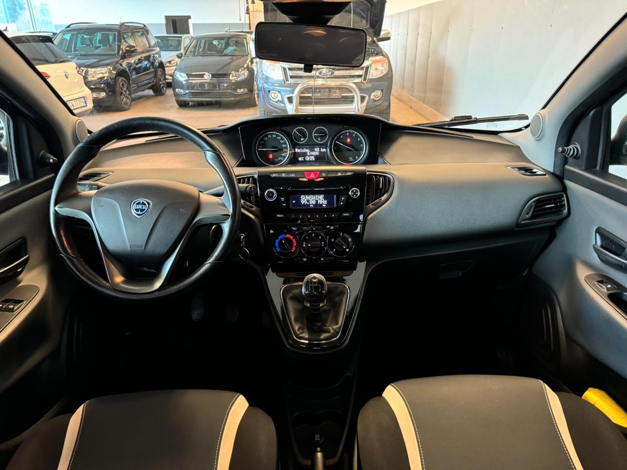 Lancia Ypsilon 1.2 69 CV 5 porte Elefantino Neopatentati