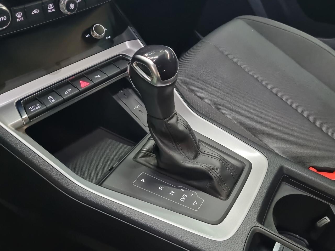 Audi Q3 SPB 45 TFSI e S tronic Business Plus