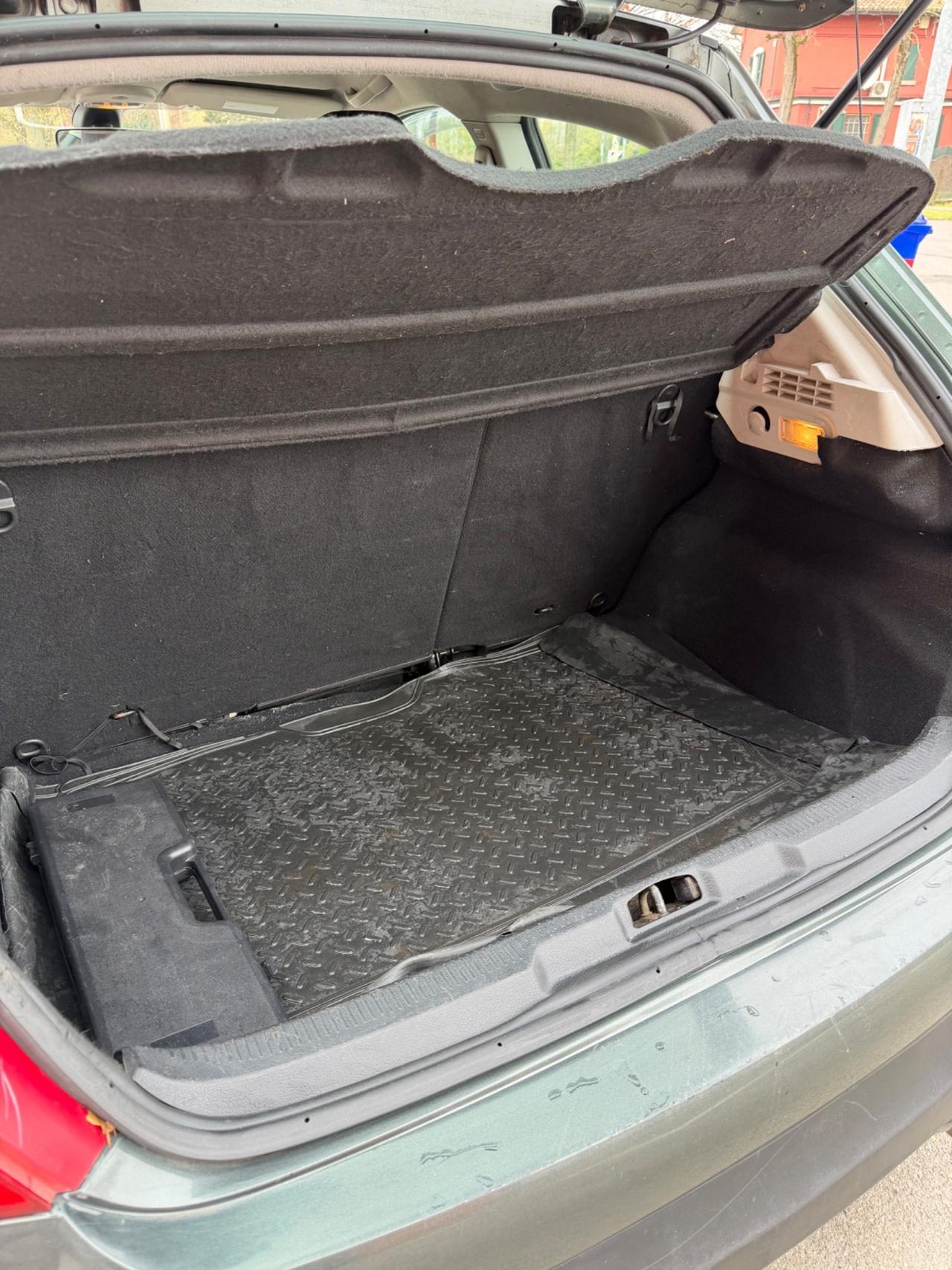 Peugeot 207 1.6 HDi 90CV 3p. XS si neopatentati