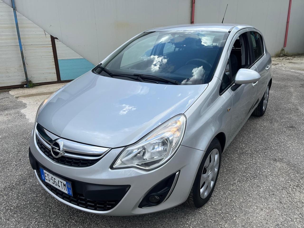 Opel corsa 5 P-1.2 benz. Km 100000-2013
