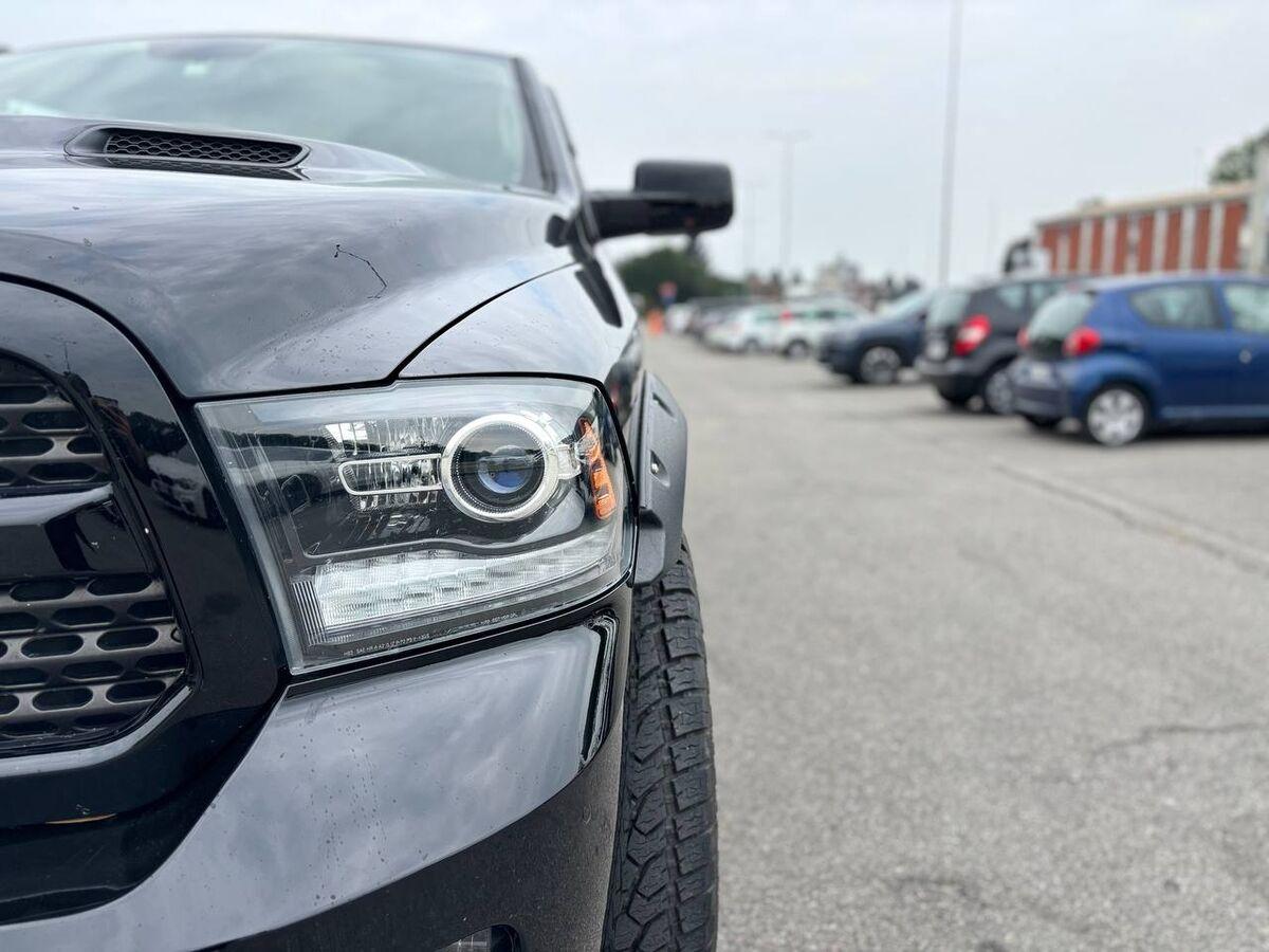 Ram Ram 1500 4x4 5.7 V8 Quad Cab MB Sport 395cv at8